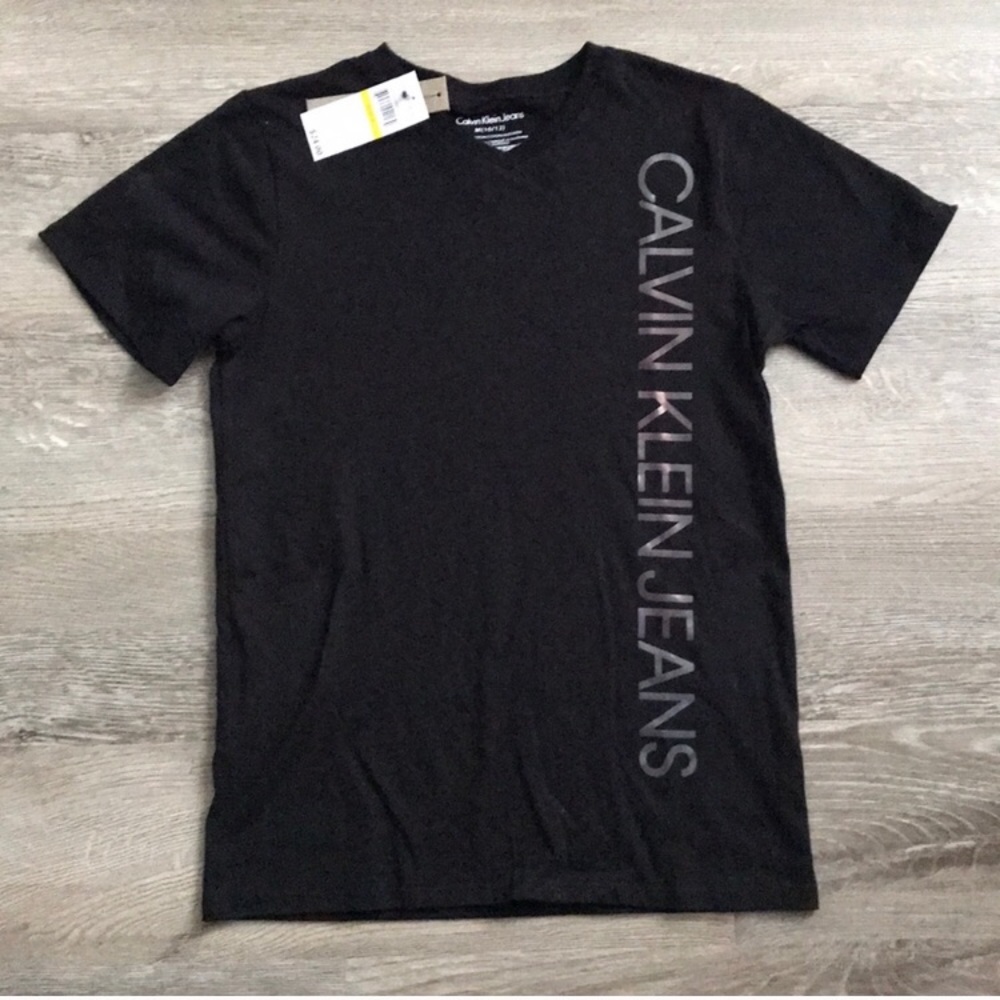 NWT Calvin Klein Jeans V neck